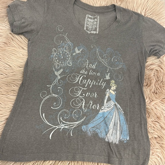 Cinderella Tee - Picture 1 of 5